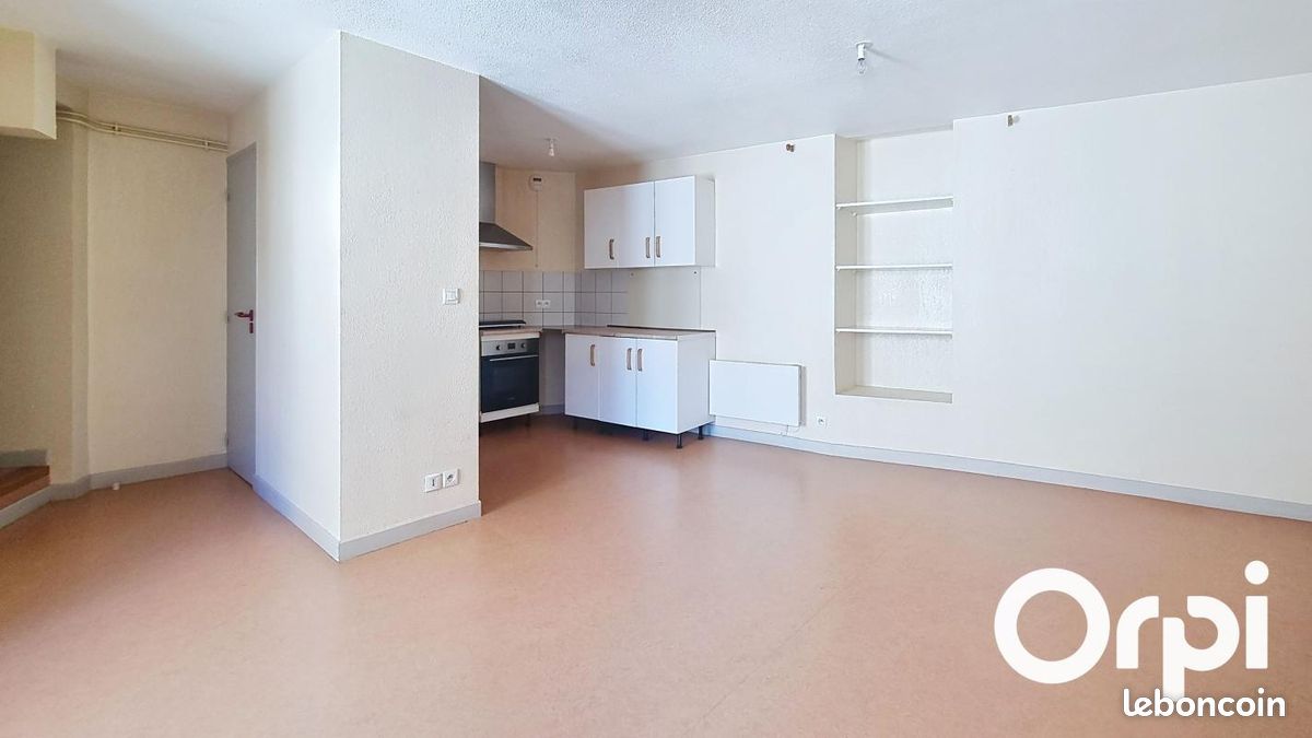 Appartement 2 pièces 51 m² · à Saint-Flour · 51 m² · 415 €