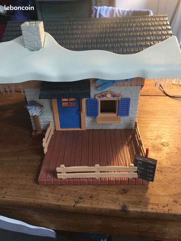 Chalet des neiges avec skieurs Playmobil 9280 (image 2)