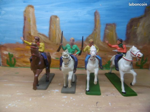 Starlux - Cow-Boys - Série 63 Luxe - Cavalier Tireur revolver main droite (bleu