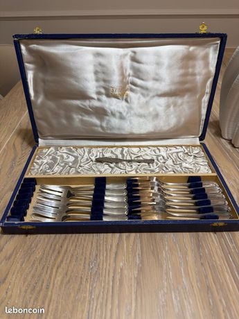 Coffret De 12 Fourchettes à Dessert En Métal Argenté – Art De La Table Vintage