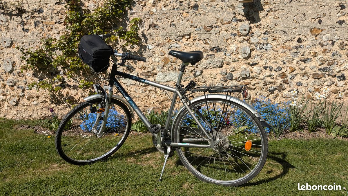 Vélo Randonneuse Gitane De Luxe Vintage - Cadre Acier Blanc - 28 Pouces - 12 Vitesses - Homme
