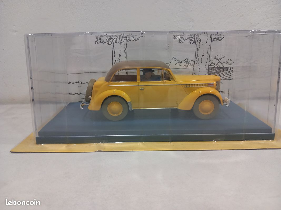 Voiture de TINTIN au 1/24 Collection Moulinsart diffusé par Hache