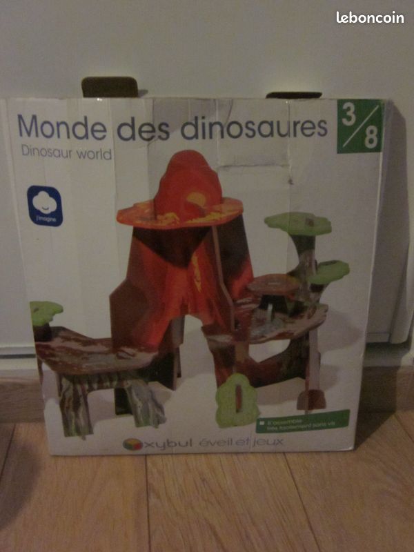 MONDE des dinosaures EN BOIS 44CM DE HAUT (image 2)