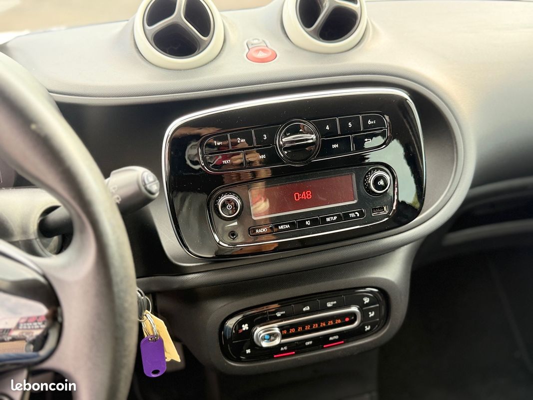 SMART FORFOUR 1.0 71 ch S&S * Clim + Régulateur de vitesse (image 6)