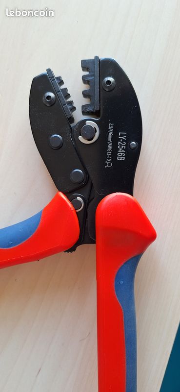 Pince sertissage connecteur solaire (image 1)