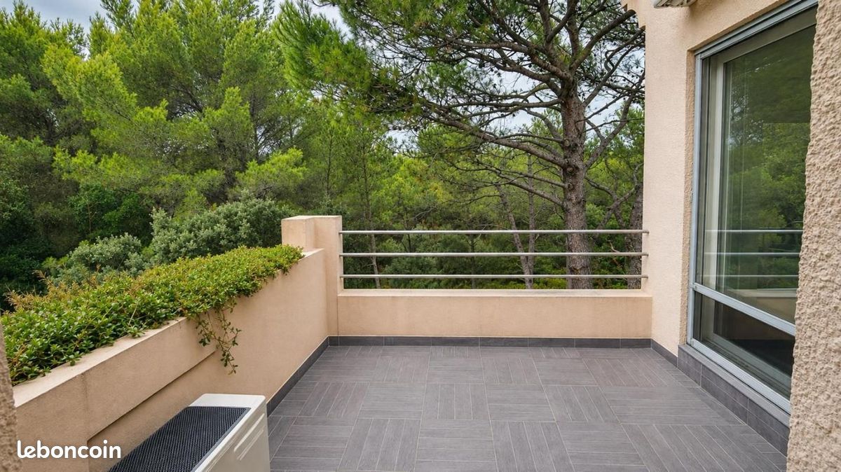 Appartement 3 pièces 79 m² · à Les Angles · 79 m² · 910 €/mois