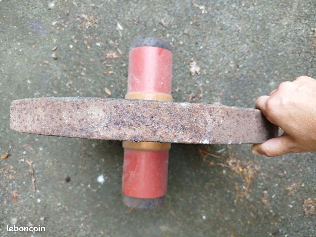 Vend roue de brouette en bois vintage (image 2)
