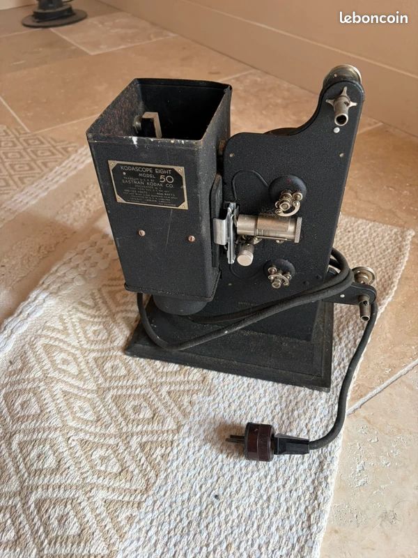 Projecteur Cinema Kodascope Eight 46 Projector 150