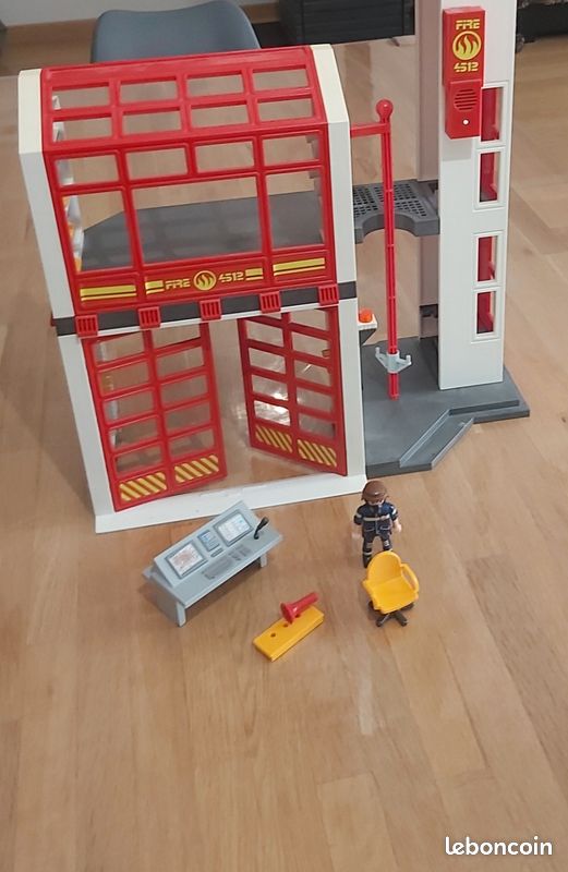 Caserne des pompiers Playmobil City action (image 1)
