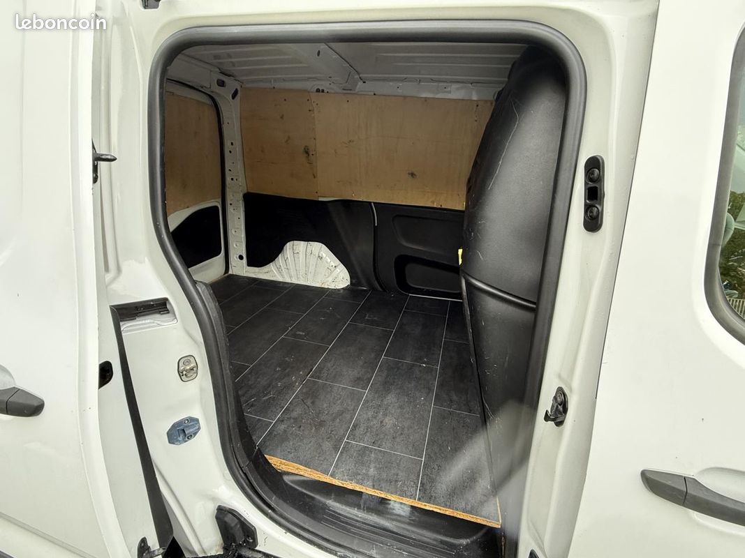 CITROEN BERLINGO 1.5 BlueHDi - 75 Fourgon M Worker 1000 kg TVA RECUPERABLE + ATTELAGE + CAMERA AR (image 13)