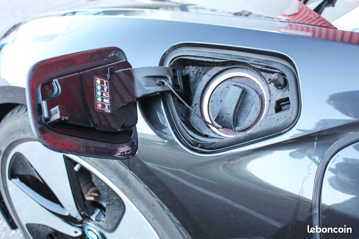 Bmw i8 pure impulse bva (image 37)