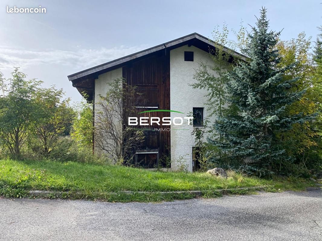 Immeuble 13 pièces 440 m² · à Thollon-les-Mémises · 440 m² · 373 000 €