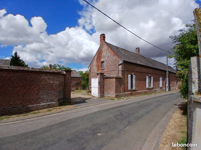 Maison 15 pièces 500 m² · à Juvignies · 500 m² · 68 000 €