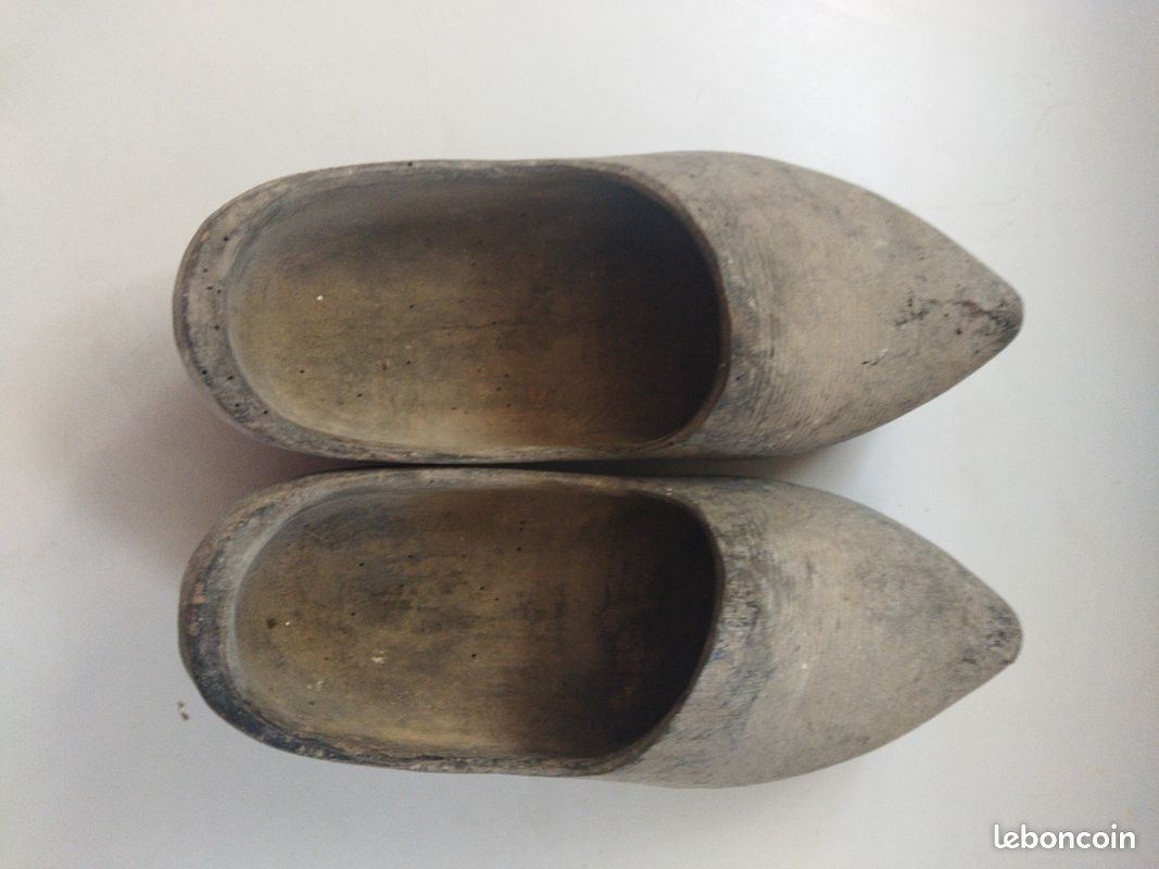 Objets déco anciens – sabots en bois vintage (image 1)