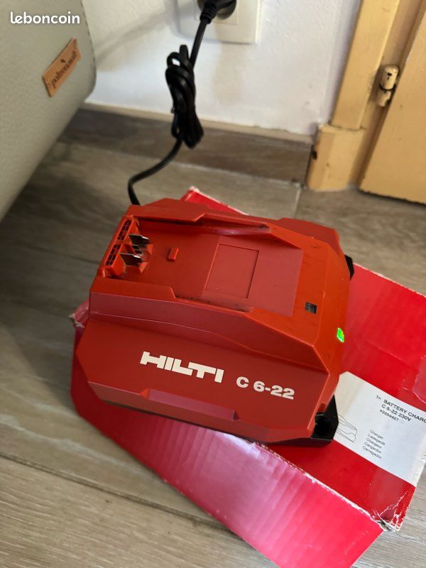 Chargeur HILTI Nuron C6-22 230V neuf, + transmetteur Bluetooth, d’occasion en très bon état, en parfaite état de fonctionnement Prix 130 envoi possible (image 2)