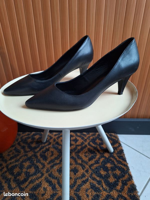 Escarpins Minelli Cuir Noir – Talons Aiguille +7cm – Pointure 39 – NEUF En Boîte