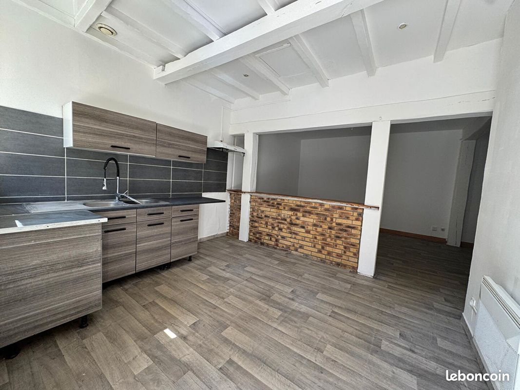 Immeuble 29 pièces 450 m² · à Muille-Villette · 450 m² · 392 200 €