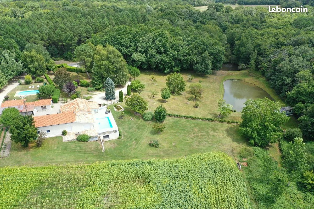 Maison 8 pièces 200 m² · à Barbezieux-Saint-Hilaire · 200 m² · 455 800 €