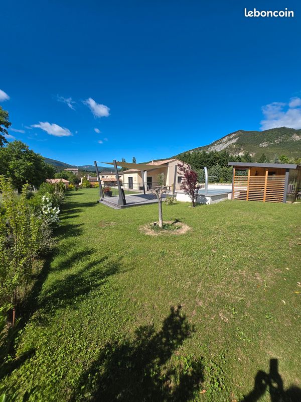 Maison 4 pièces 110 m² · à Barret-sur-Méouge · 110 m² · 365 000 €