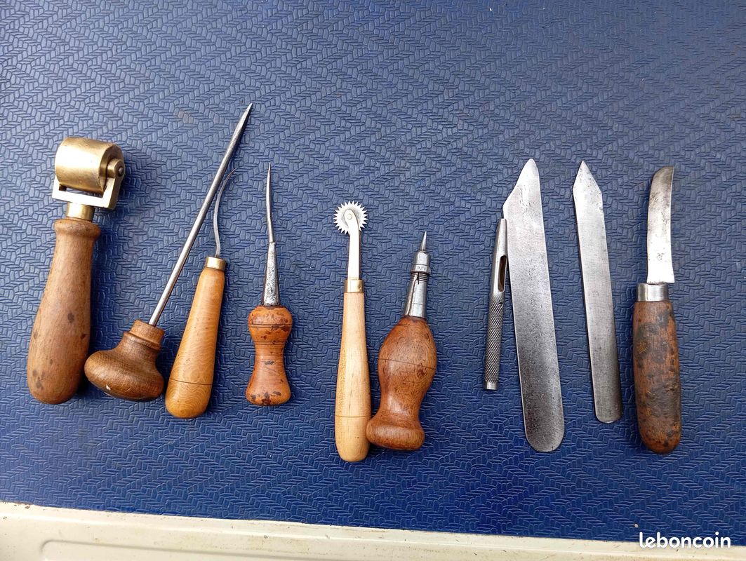 ANTIQUE OUTIL DE CORDONNIER ``UNIVERSAL 1905`` - Reves antiques