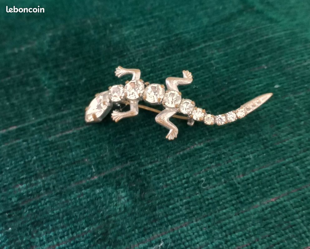 Broche Fantaisie Strass - Accessoire De Mode Brillant Et Voyant - Neuve Sans Emballage