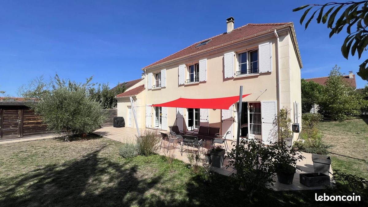 Maison 9 pièces 185 m² · à Plaisir · 185 m² · 745 000 €