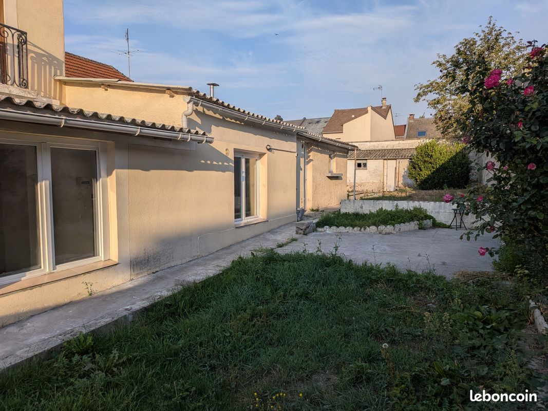 Maison 5 pièces 100 m² · à Saint-Quentin · 100 m² · 950 €/mois
