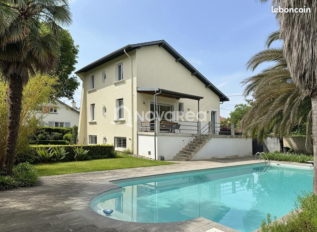 Maison 7 pièces 218 m² · à Pau · 218 m² · 720 000 €