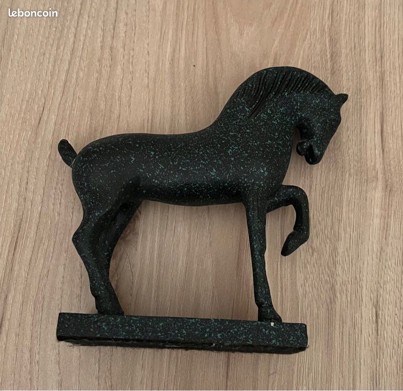 Statue de cheval (image 1)