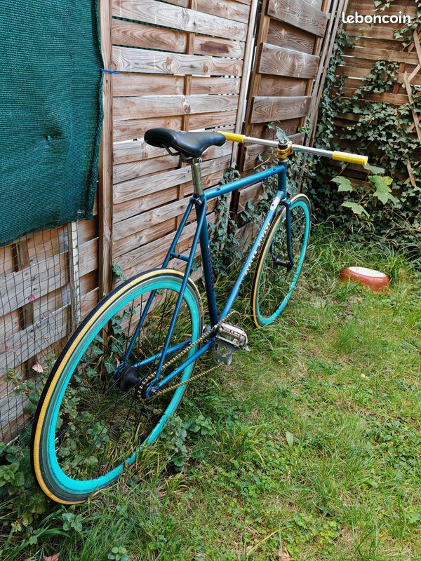 Fixie Gitane en Vitus – Du vrai style, pas du D4 🚴‍♂️✨ Vélos