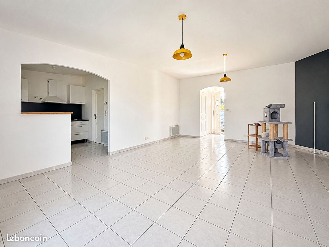 Maison 4 pièces 83 m² · à Genouillé · 83 m² · 815 €/mois