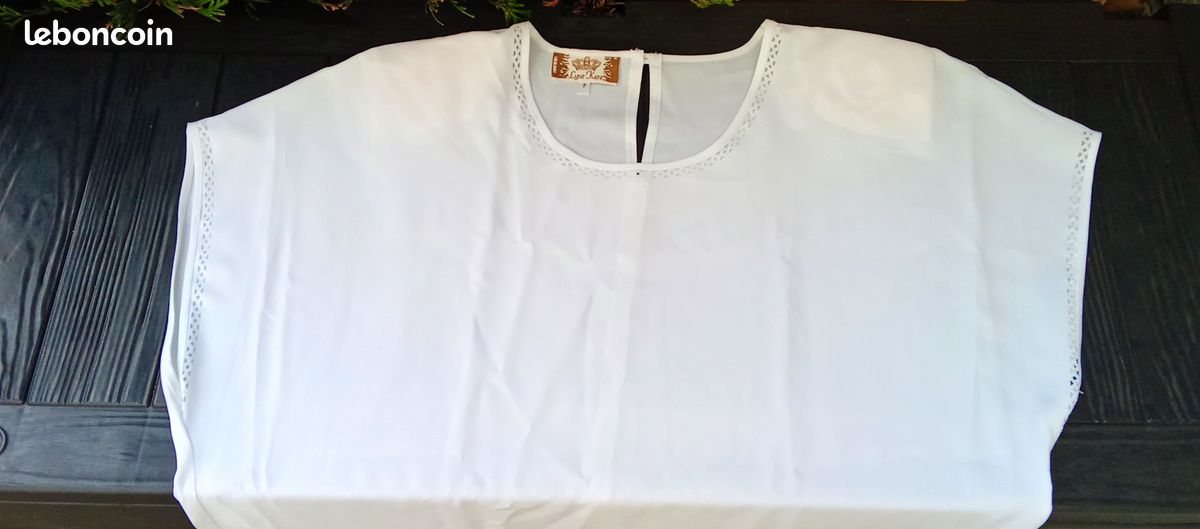 Haut blanc débardeur neuf T 5 (image 4)