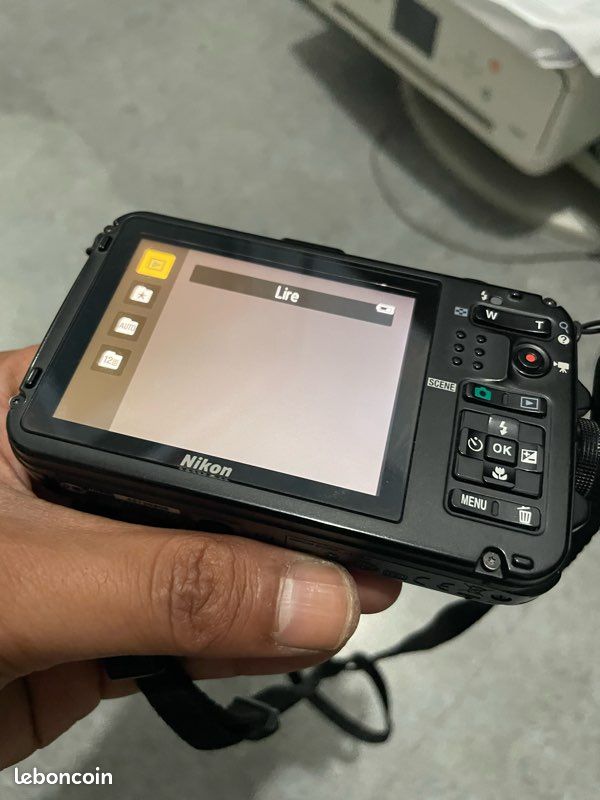 Nikon Coolpix AW100 waterproof (image 3)