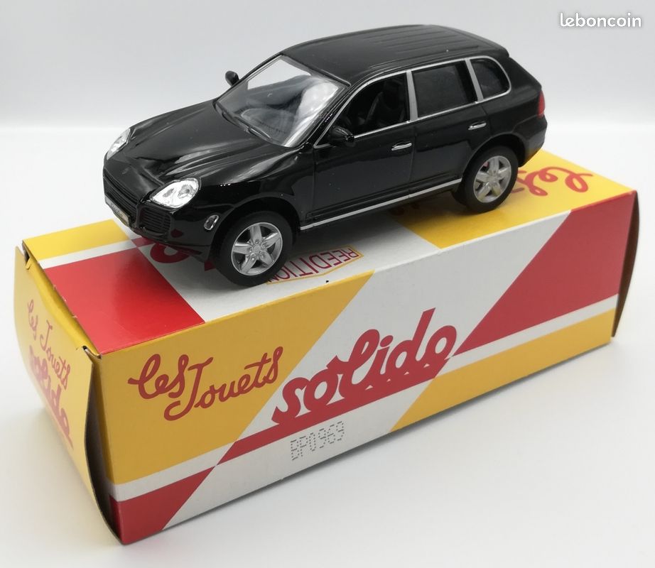 Voiture miniature solido 1/43 porsche Cayenne turbo 2002