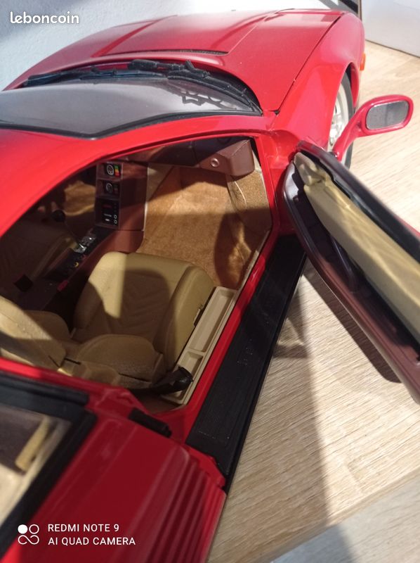 2 Couvre-culasses Jaunes Pour Modèle Ferrari Testarossa Pocher 1/8 - Occasion Comme Neuf