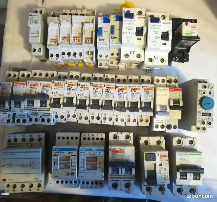 Lot éléments pour tableau électrique (image 1)
