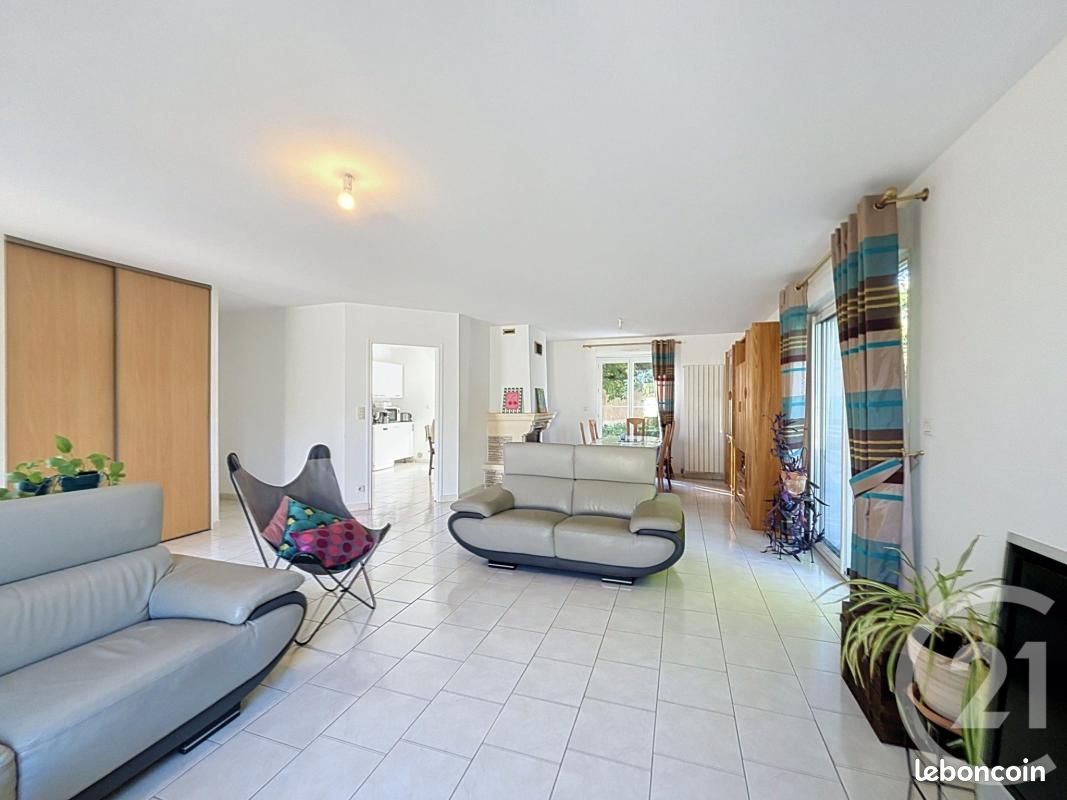 Maison 6 pièces 126 m² · à Saint-André-les-Vergers · 126 m² · 1 266 €/mois