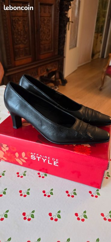 Escarpins cuir noirs (image 4)