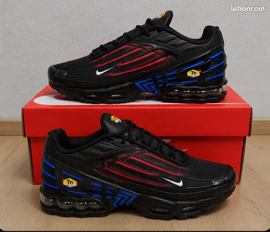 Paire de Nike Air Max Plus TN en taille 39, coloris noir / rouge / bleu (image 1)