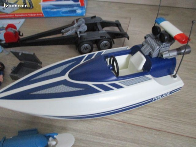 Playmobil 5187 Fourgon et vedette de police (image 2)