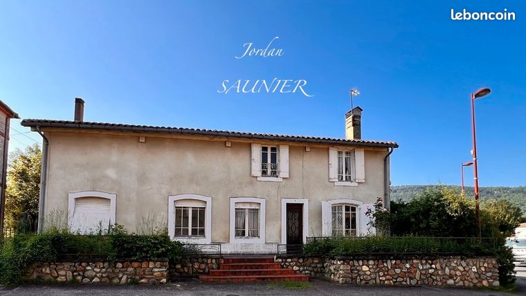 Maison 8 pièces 305 m²