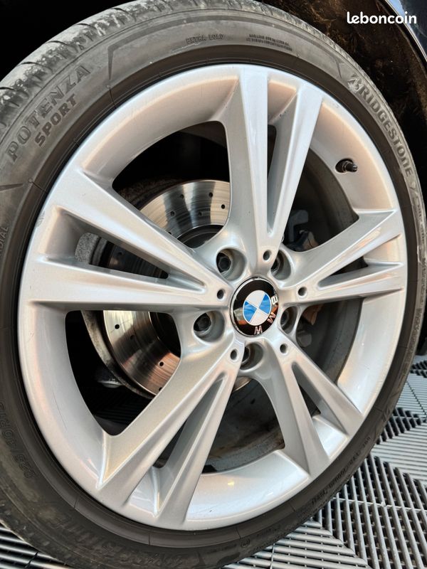 BMW SERIE 1 120I DKG 177 CH PHASE II - URBAN CHIC - VOLANT SPORT - JA 18 - FEUX TEINTÉS - ECHAPPEMENT SPORt (image 15)