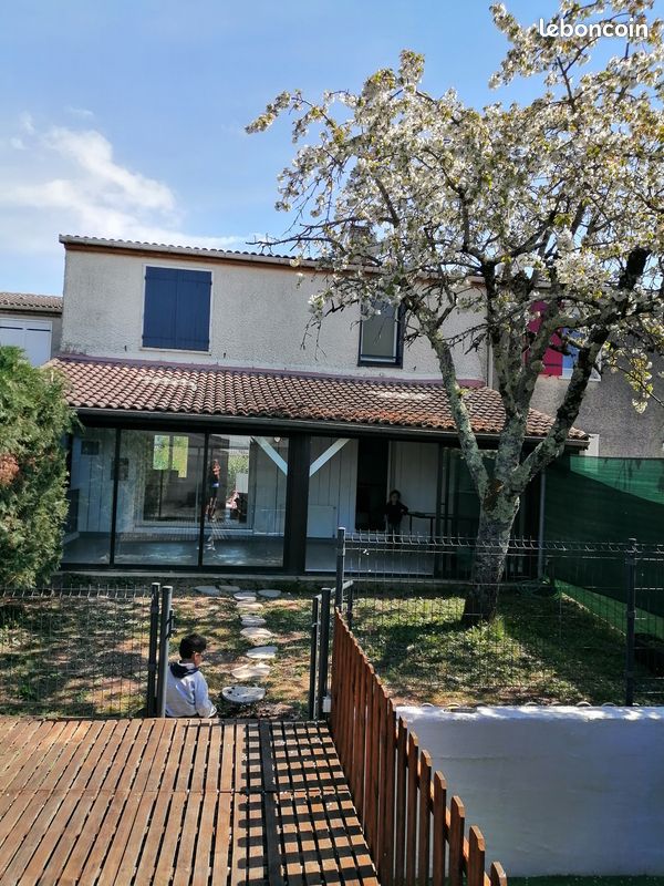 Maison 5 pièces 130 m² · à Pujols · 130 m² · 175 000 €