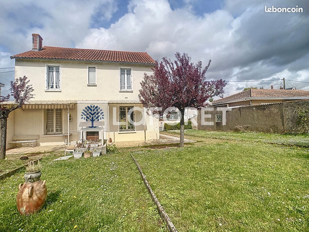 Maison 7 pièces 144 m² - Thouars 79100 (image principale 1)