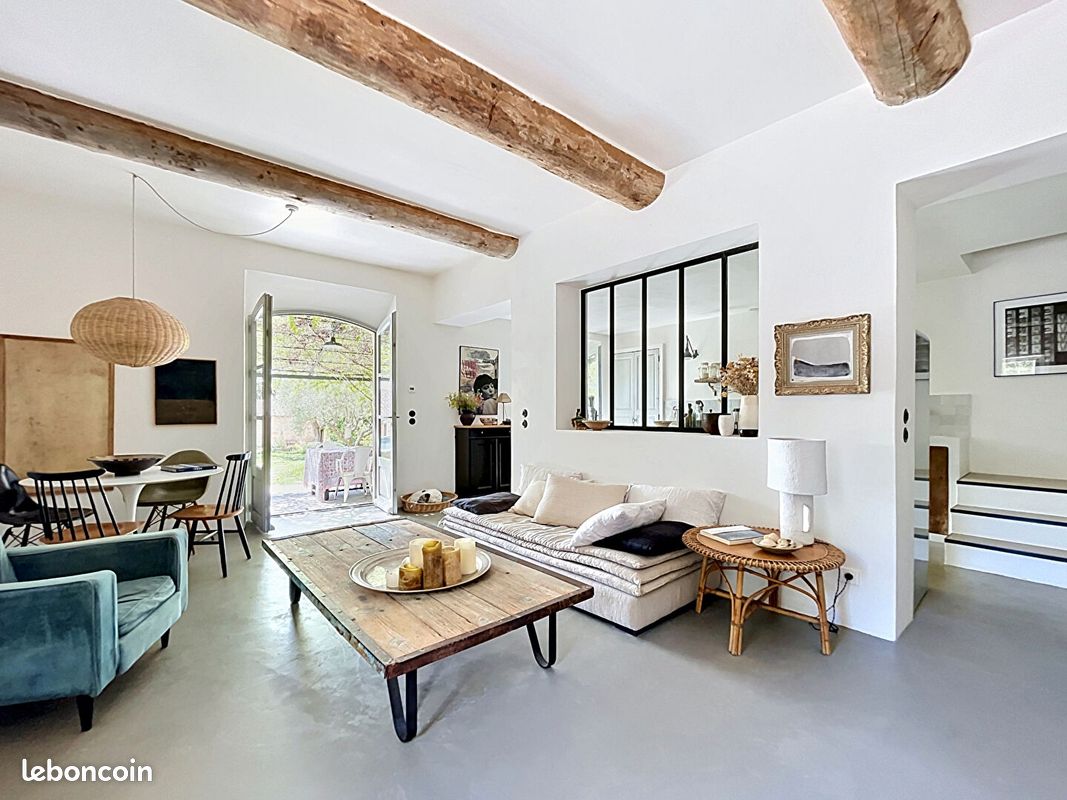 Maison 5 pièces 102 m² · à Lourmarin · 102 m² · 726 500 €