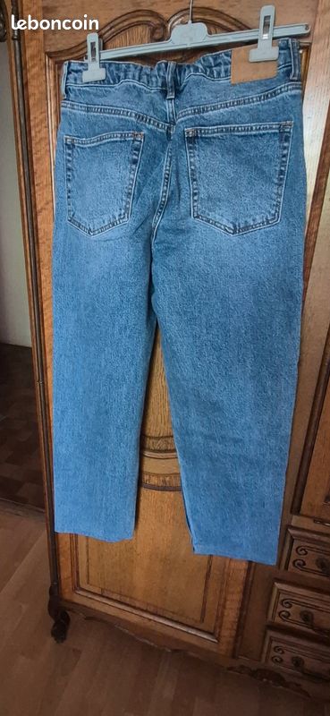 Pantalon jean taille 44 (image 2)