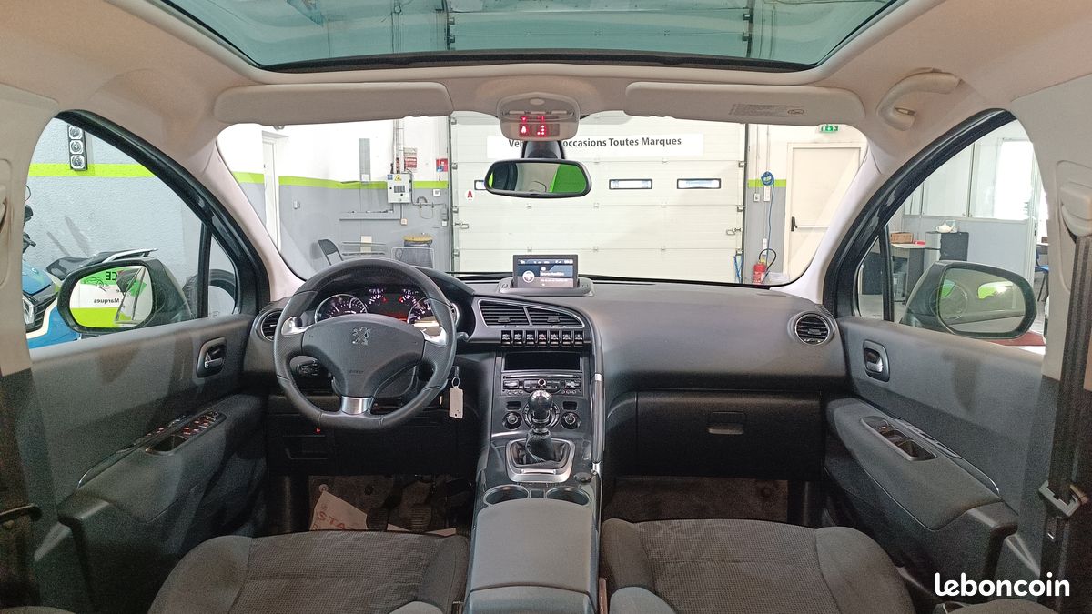 PEUGEOT 3008 Allure 1.6 e-HDi 115 cv (image 5)