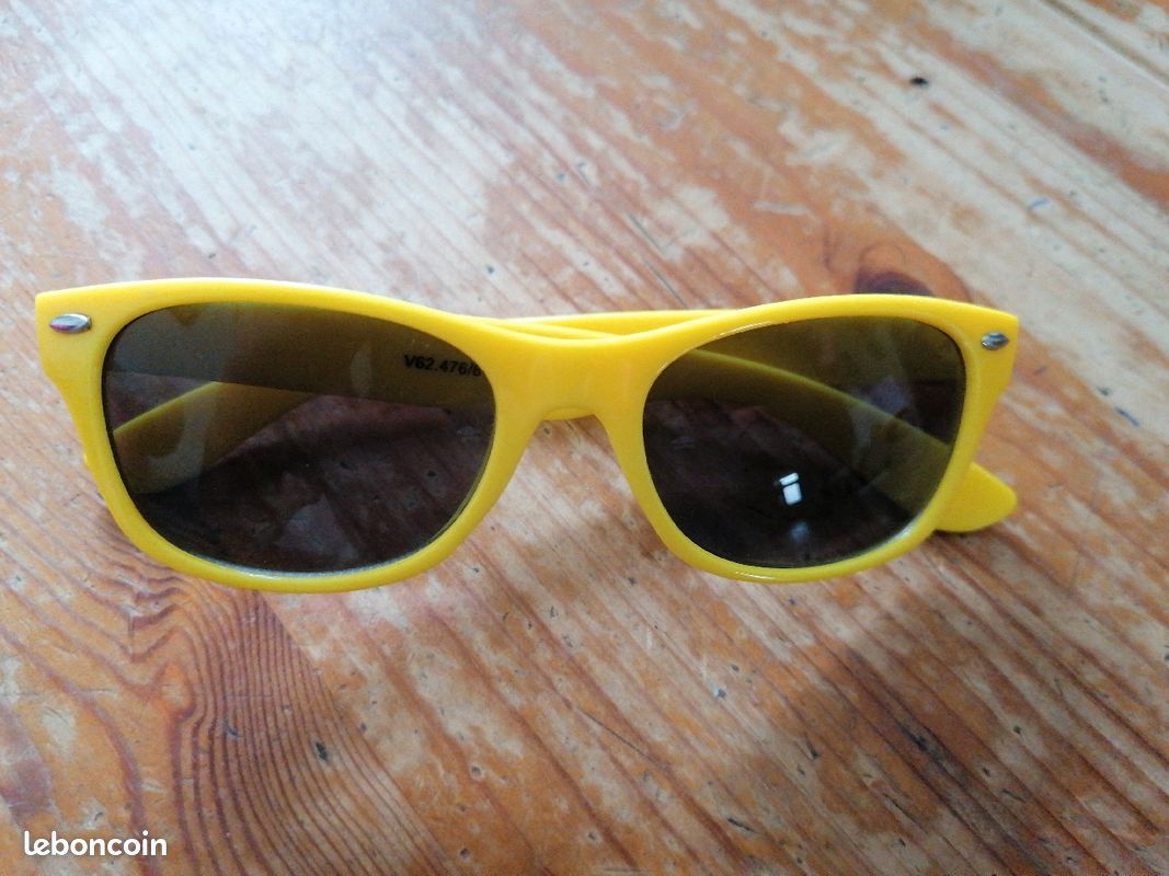 Lunette de soleil enfant (image 1)
