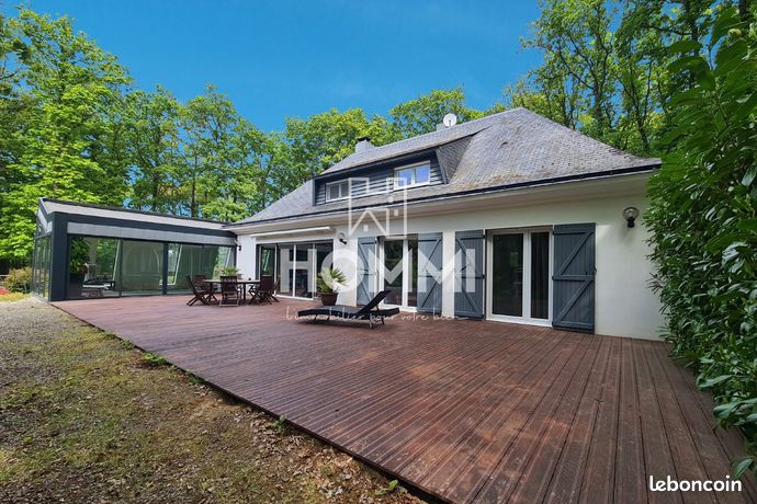 Maison 6 pièces 215 m²