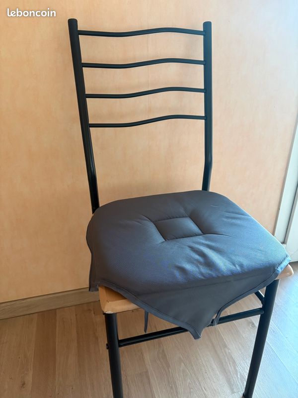 Ensemble table et chaises (image 2)